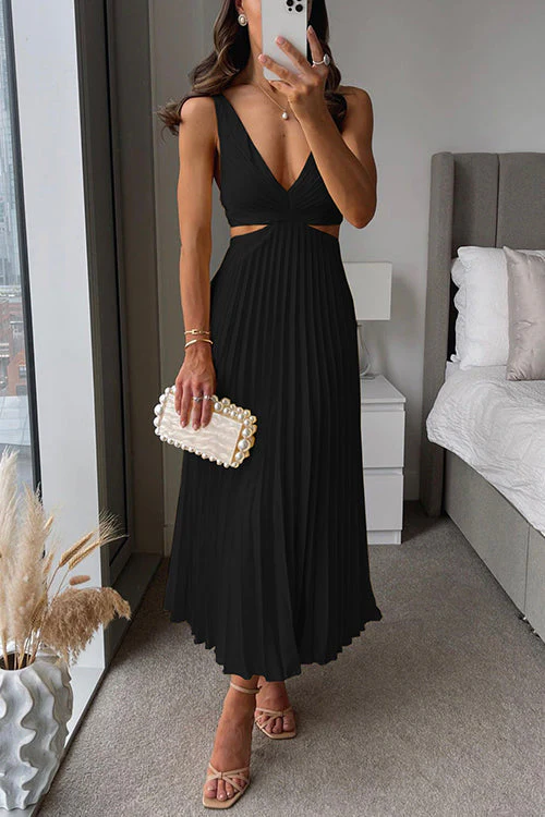 Elle | Flowing pleated dress