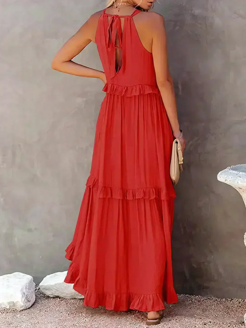 Elle | Maxi dress with halter neck and ruffles