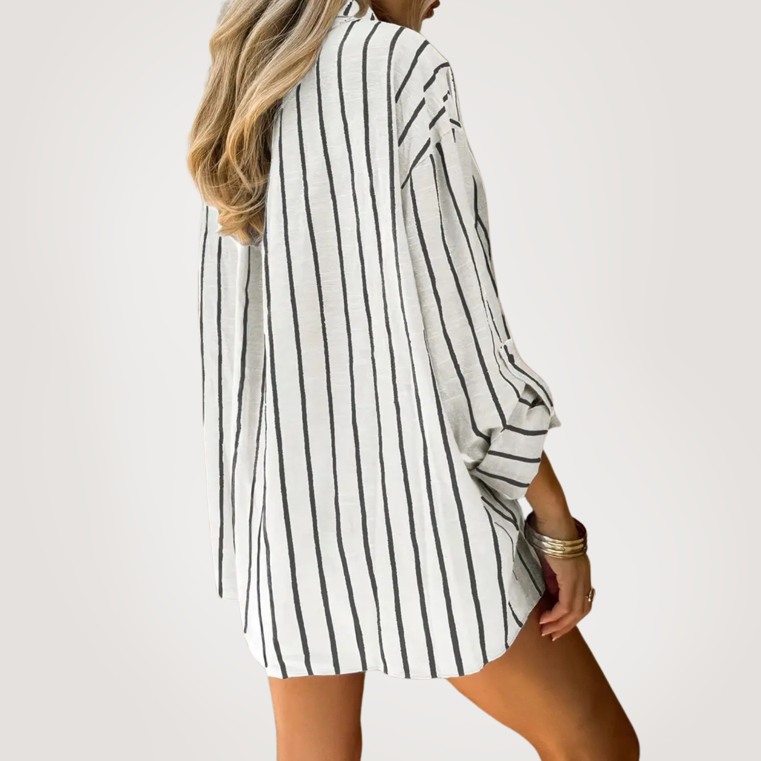 Elle | Oversized striped shirt